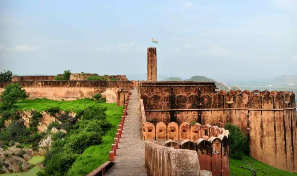 Top 10 Historical Places In Jaipur, Jaigarh Fort