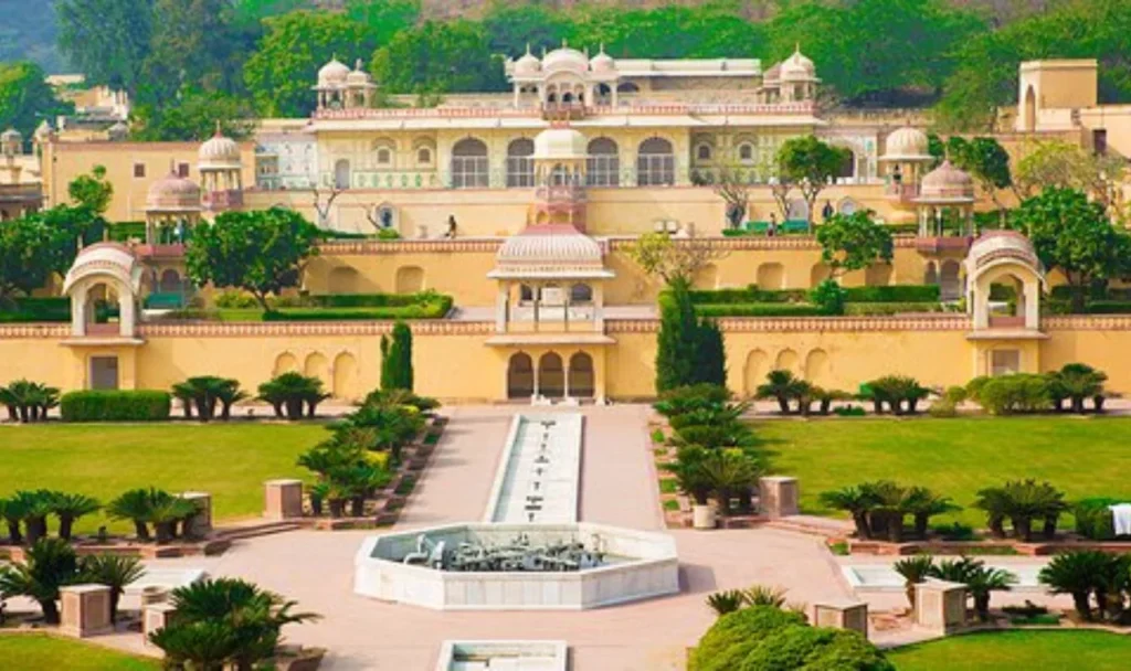 Top 10 Historical Places In Jaipur, Sisodia Rani Garden and Palace